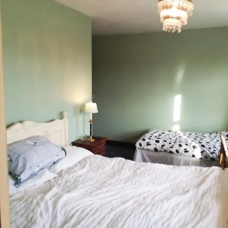 Hardwood Hall Or Kiltubber House بيت ضيافة كينيغاد