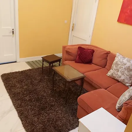 Hardwood Hall Guest house *